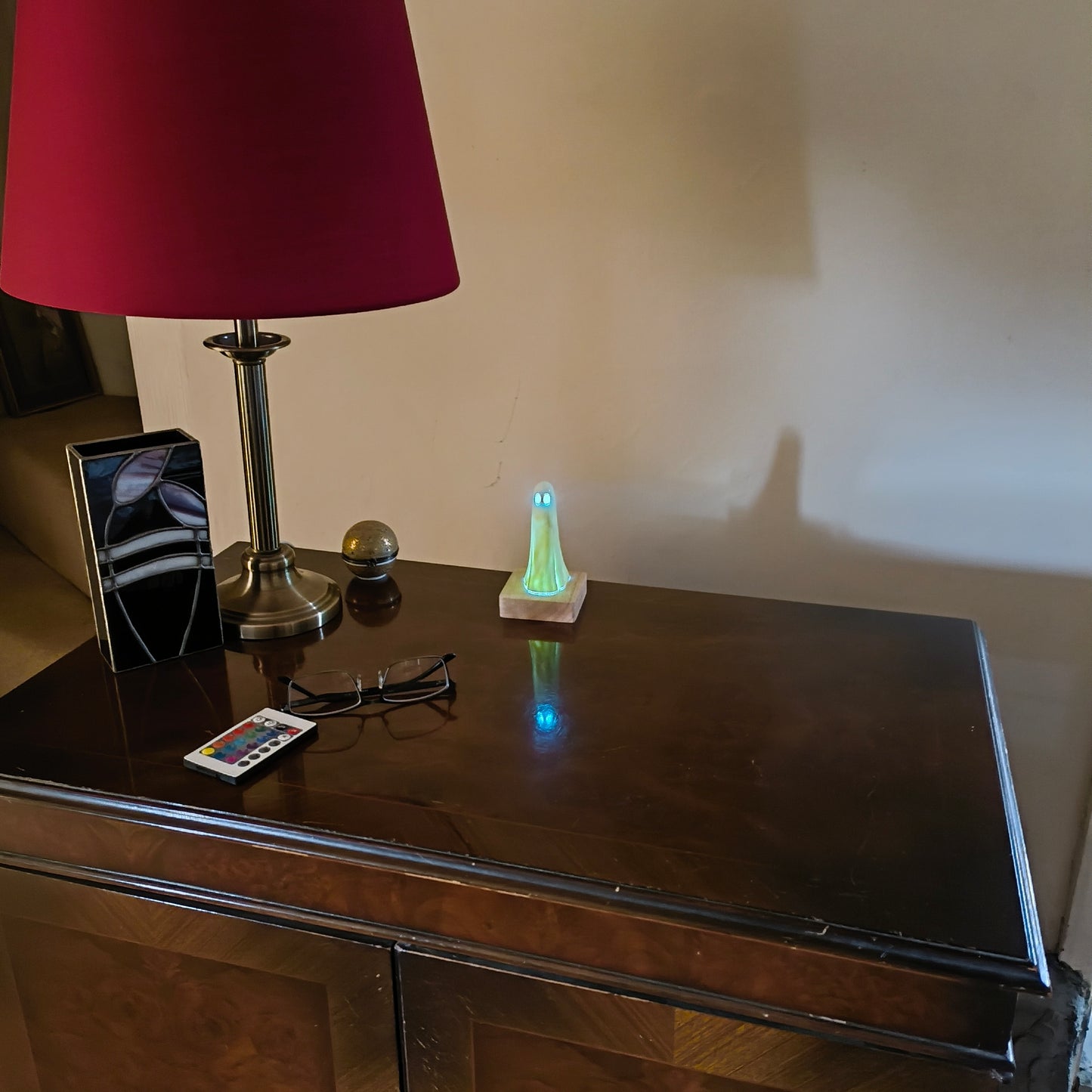 The Messenger - Illuminated (inc. base lamp)